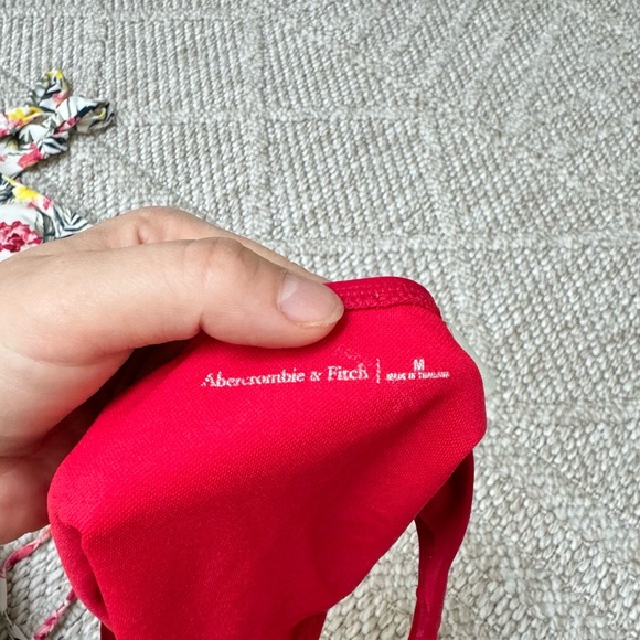 Abercrombie and Fitch Tropical Two Piece Bikini Women’s Large-top M-bottoms - Picture 5 of 5